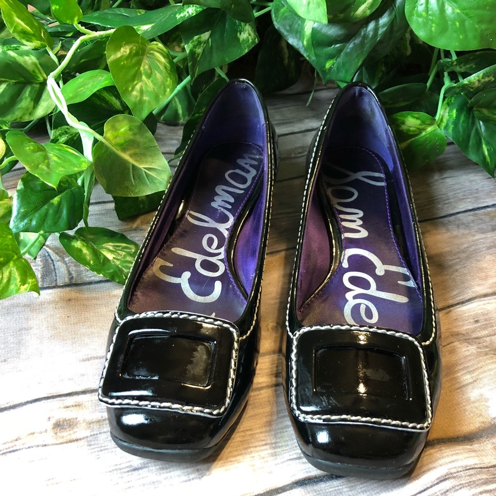 Black patent shoes low heel